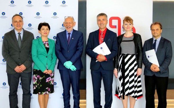 Click to zoom the picture.